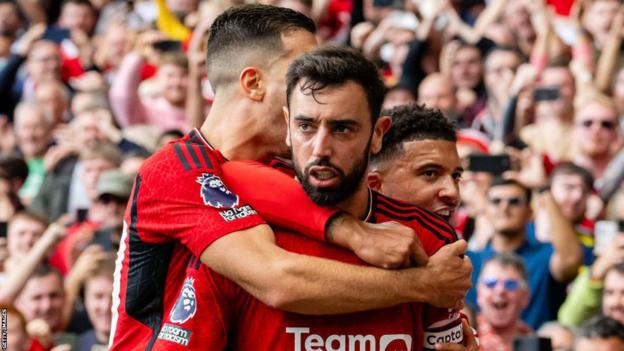 Man Utd storm back to beat 10-man Forest