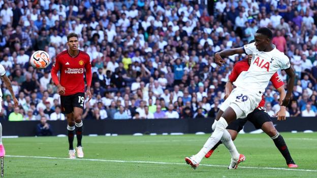 Tottenham beat Man Utd 2-0 to earn first win of the season