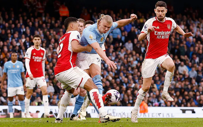 Man City and Arsenal draw to hand Liverpool advantage