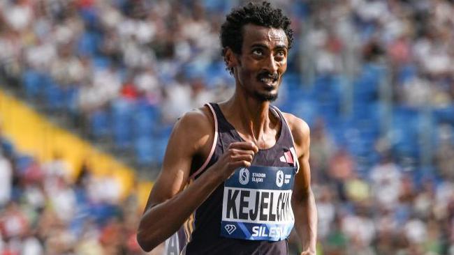 Yomif Kejelcha breaks world half marathon record in Valencia