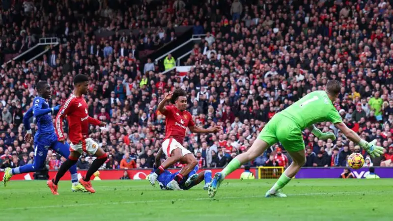 Amorim gets first league win after Man Utd thump Everton